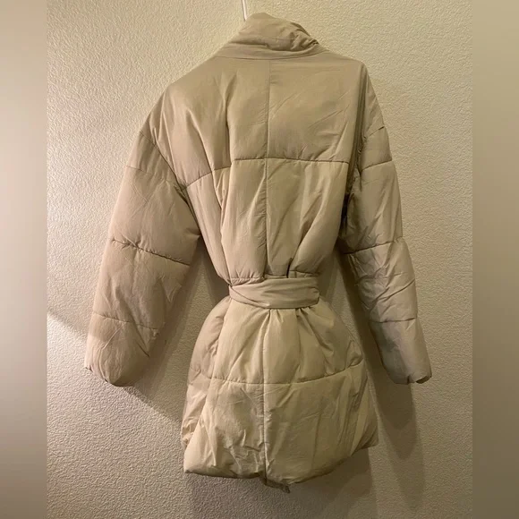 Gap oversized puffer coat (Women’s) - Picture 2 of 2